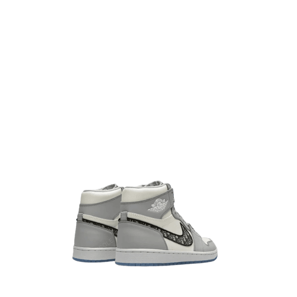 Air Jordan 1 Retro High x Dior Sneakers