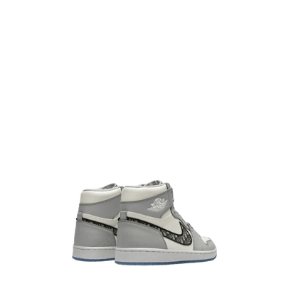 Air Jordan 1 Retro High x Dior Sneakers