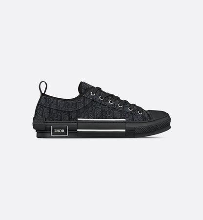 B23 League Low-Top Sneaker
