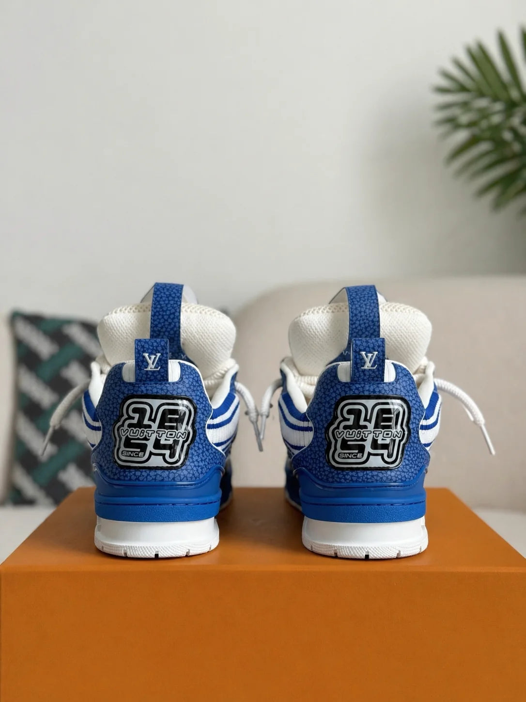 Skate Sneaker Blue Crystal
