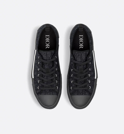 B23 League Low-Top Sneaker