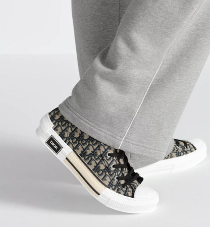 B23 League High-Top Sneaker