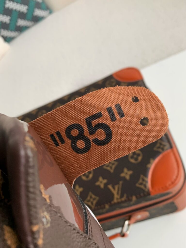 Nike Air Jordan 1 x LV Sneaker High-tops
