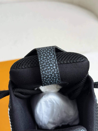 Skate Sneaker Black Crystal