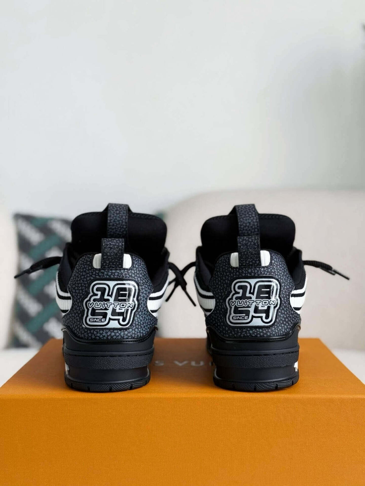 Skate Sneaker Black Crystal